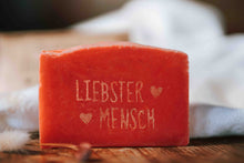 Lade das Bild in den Galerie-Viewer, Wohlfühlseife "Liebster Mensch"
